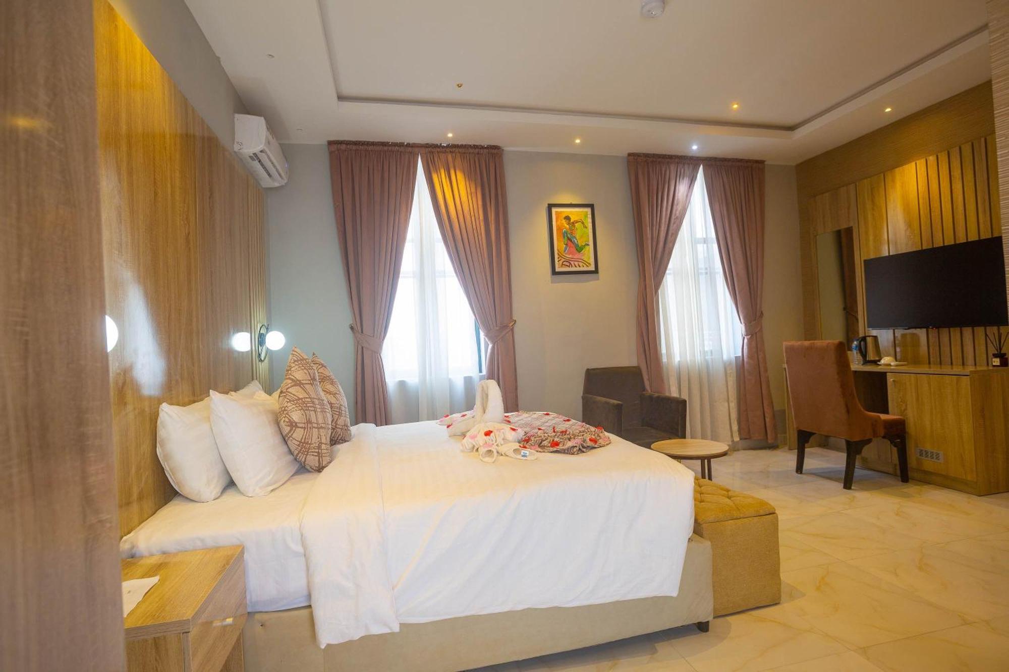 Ojaja Suites By Perennia Ακούρ Εξωτερικό φωτογραφία