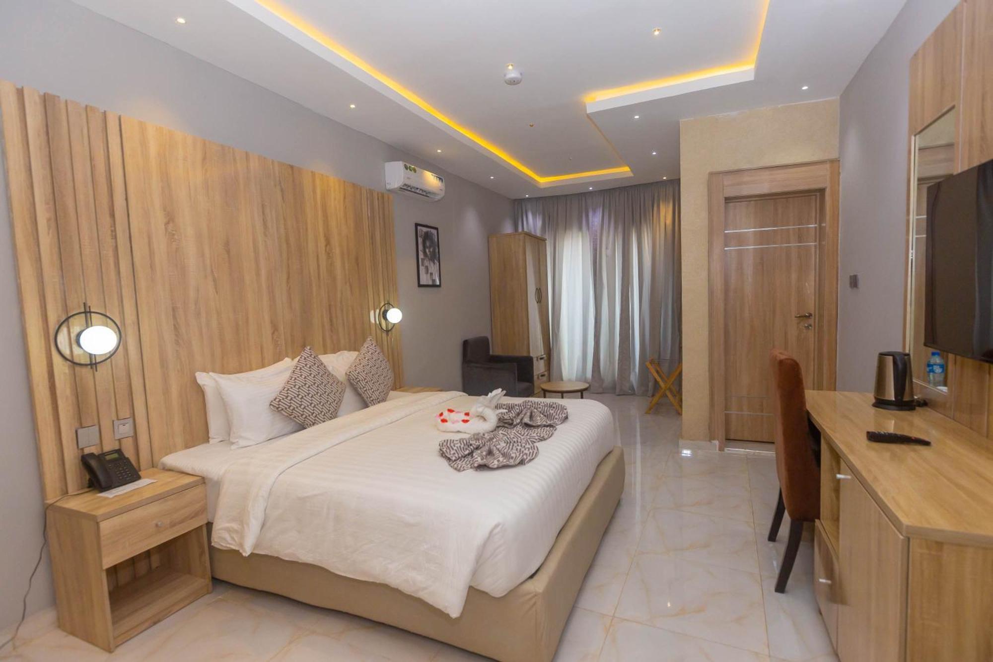 Ojaja Suites By Perennia Ακούρ Εξωτερικό φωτογραφία