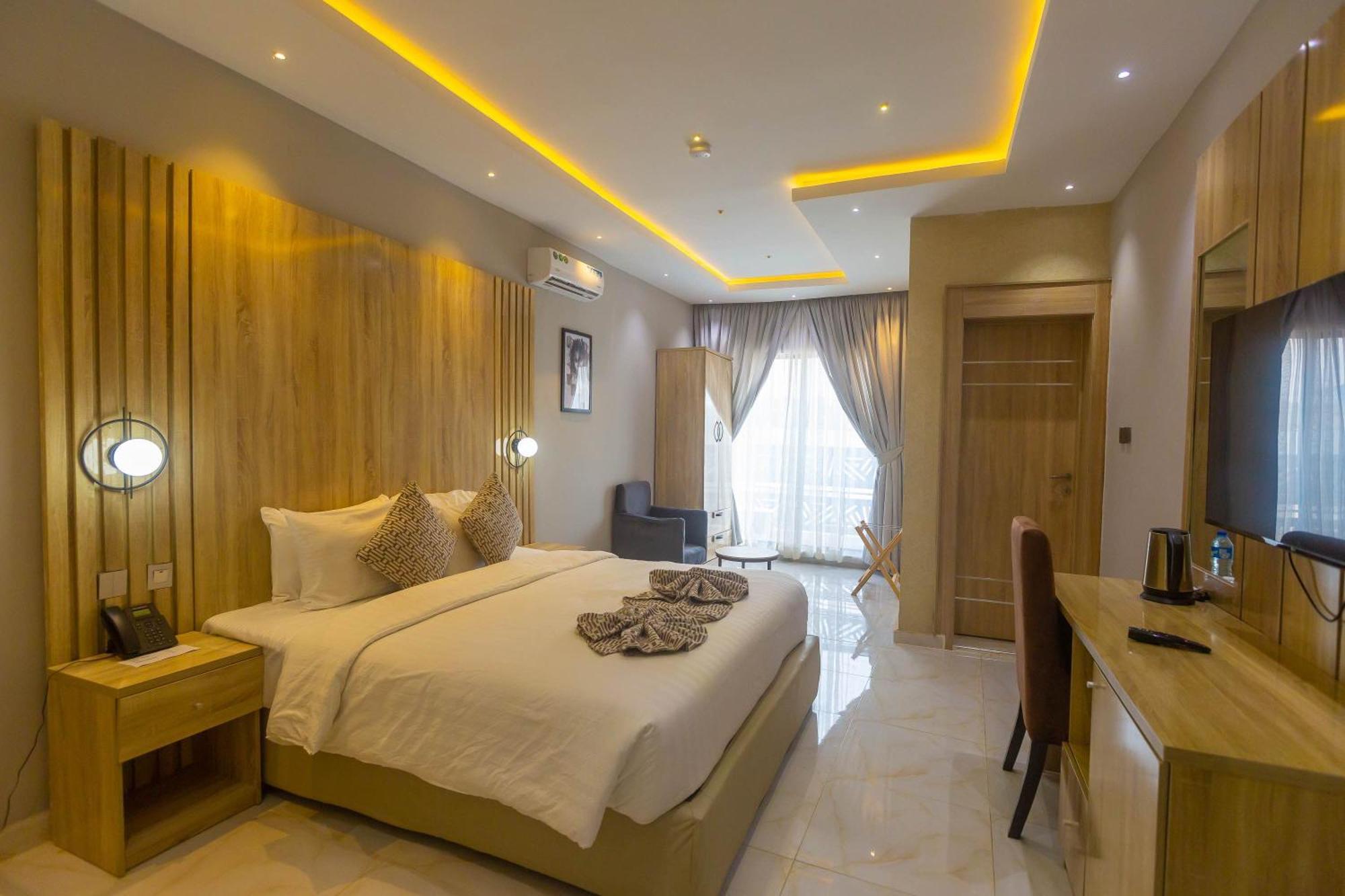 Ojaja Suites By Perennia Ακούρ Εξωτερικό φωτογραφία