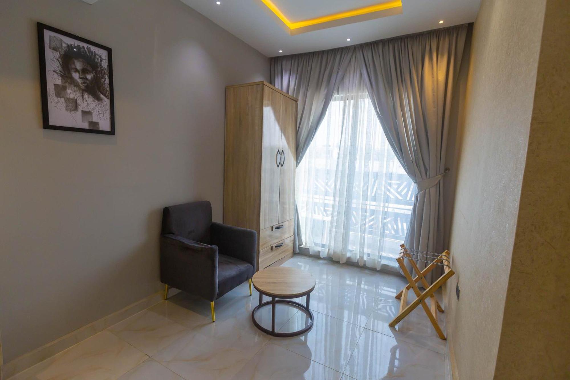 Ojaja Suites By Perennia Ακούρ Εξωτερικό φωτογραφία