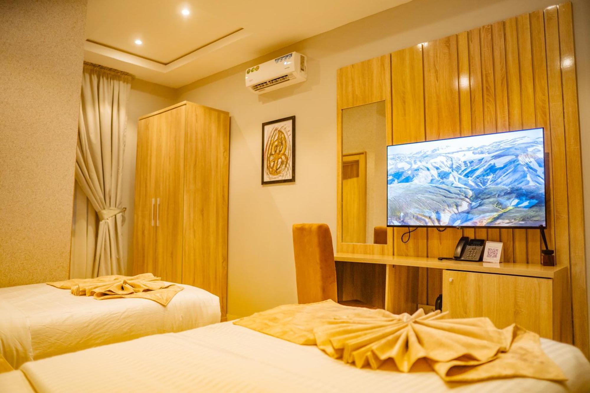 Ojaja Suites By Perennia Ακούρ Εξωτερικό φωτογραφία