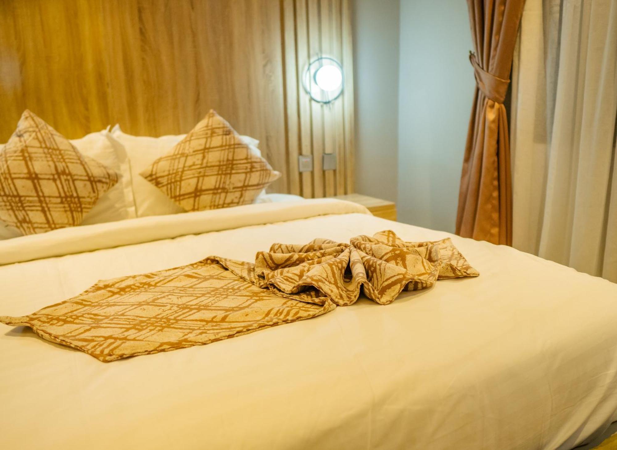 Ojaja Suites By Perennia Ακούρ Εξωτερικό φωτογραφία