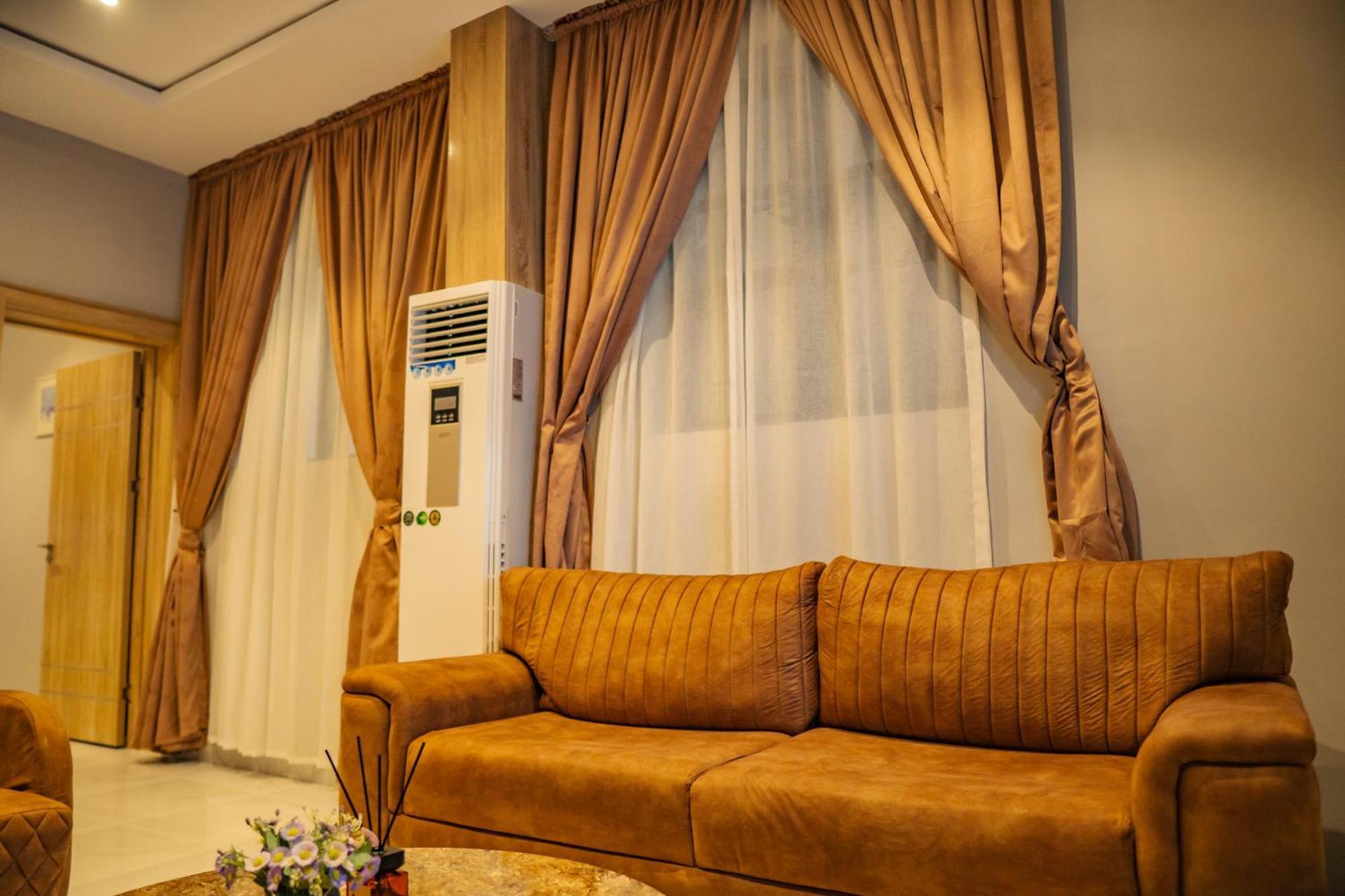 Ojaja Suites By Perennia Ακούρ Εξωτερικό φωτογραφία